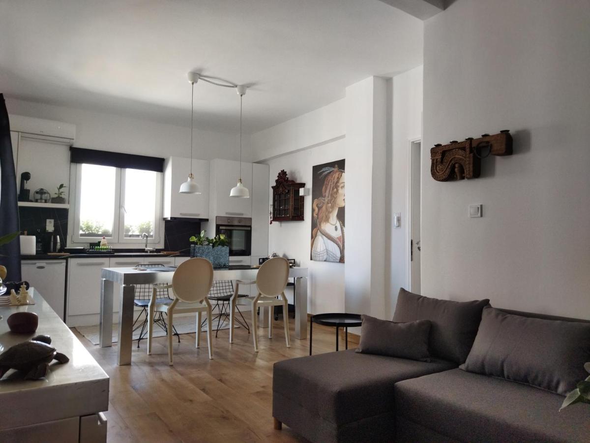 Minimal Apartment By The Beach Corinthe Extérieur photo