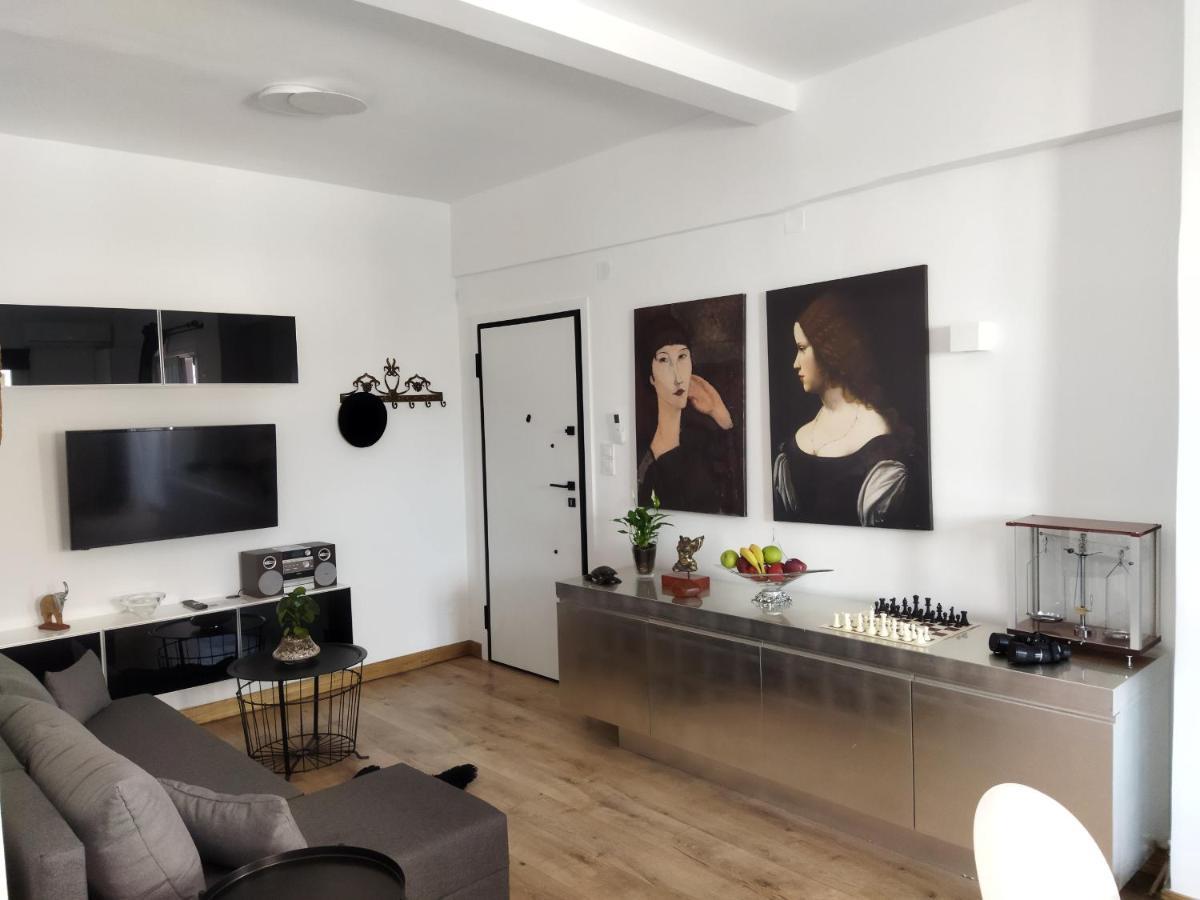 Minimal Apartment By The Beach Corinthe Extérieur photo