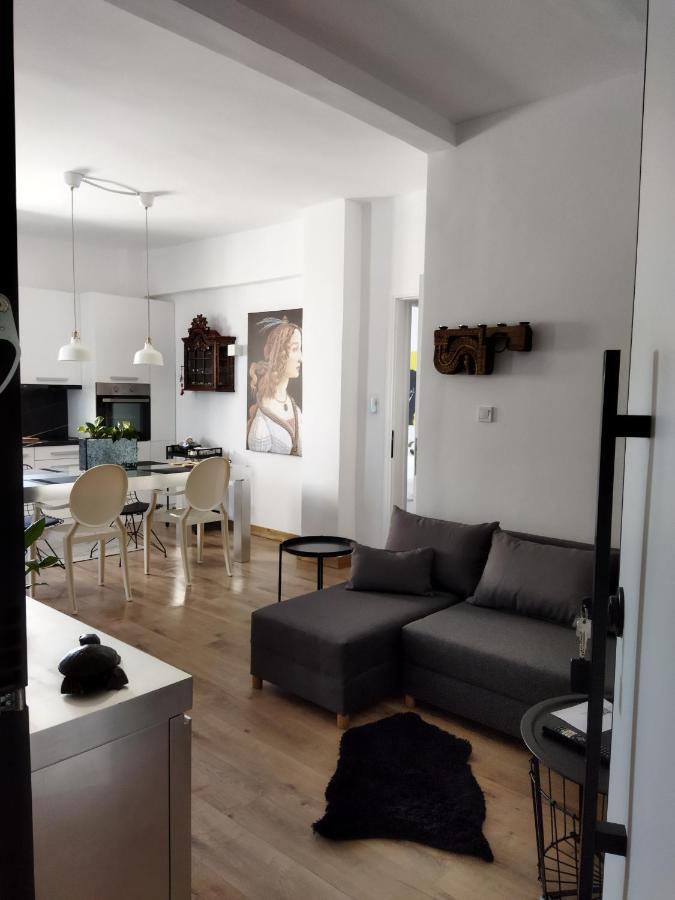 Minimal Apartment By The Beach Corinthe Extérieur photo