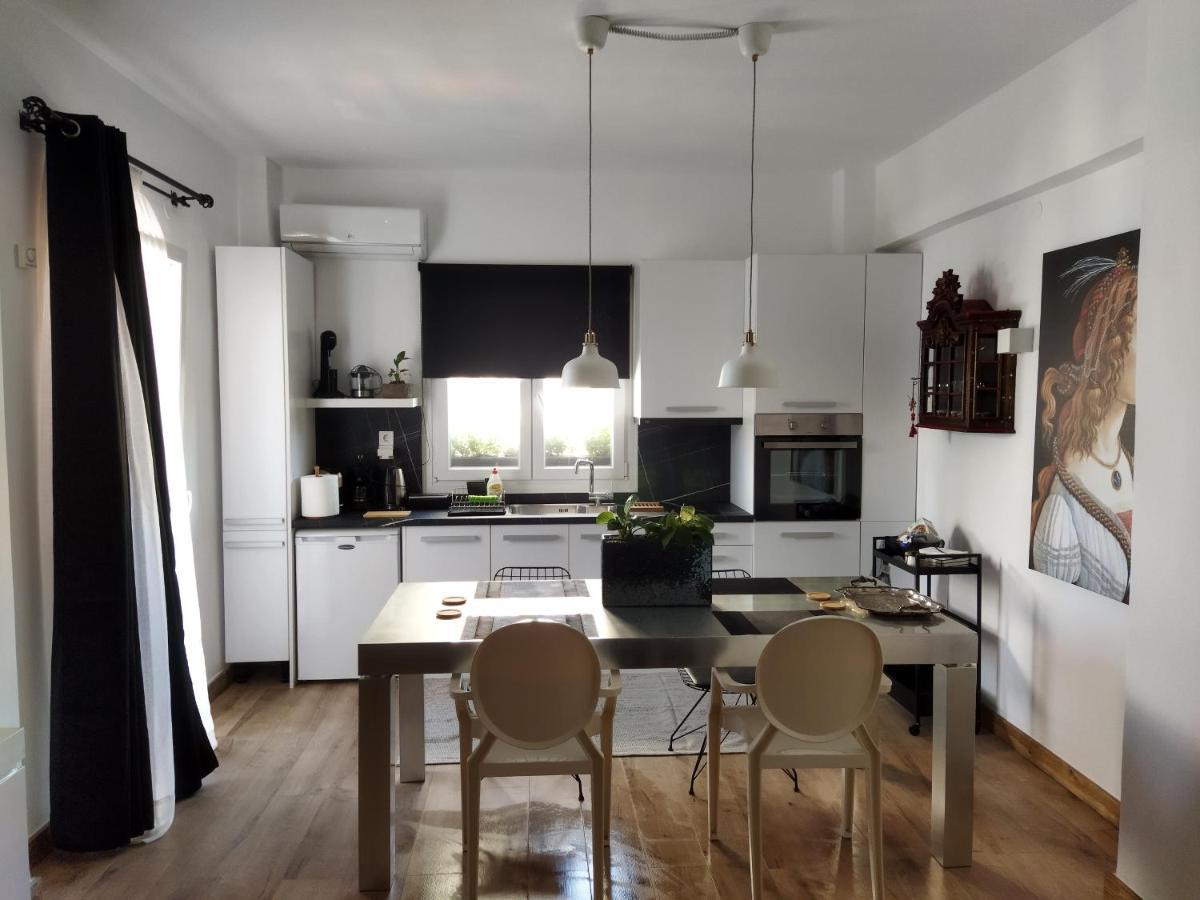 Minimal Apartment By The Beach Corinthe Extérieur photo